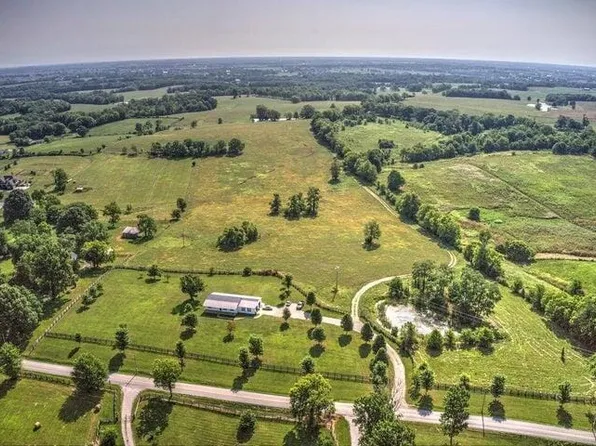 1757 Clintonville Rd Unit 2, Paris, KY 40361