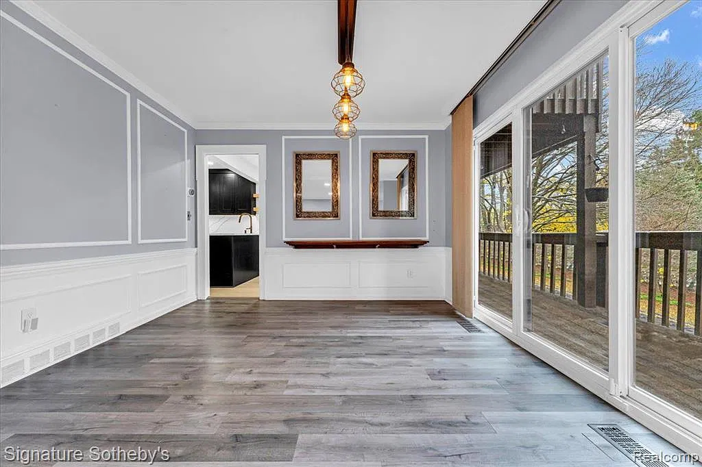 3 bed, 2.5 bath, 2478 sqft, $3,950 — Photo 3