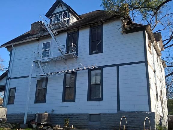 2nd image of 10157 Wayne Ave