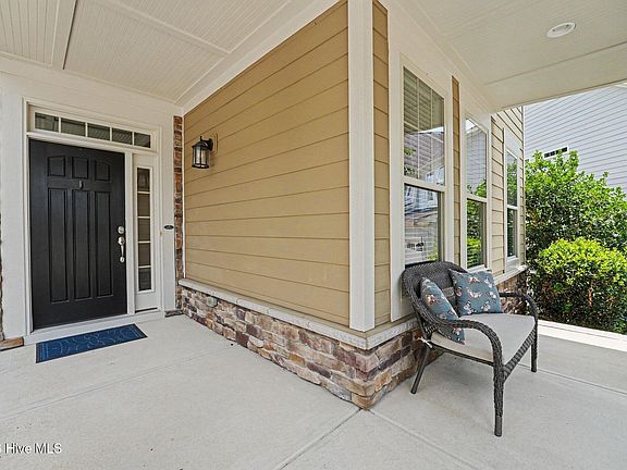 3rd image of 98 Woods Manor Lane