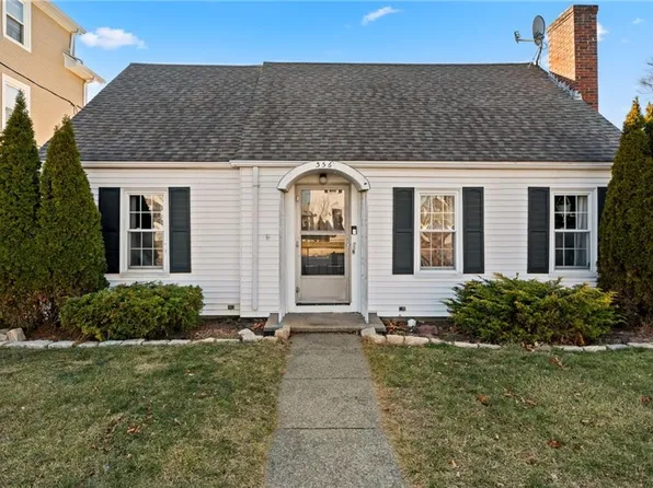 356 High St, Cumberland, RI 02864