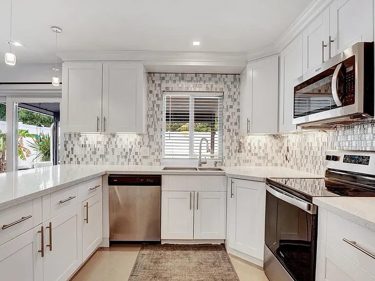 2941 Angler Dr — Photo 2