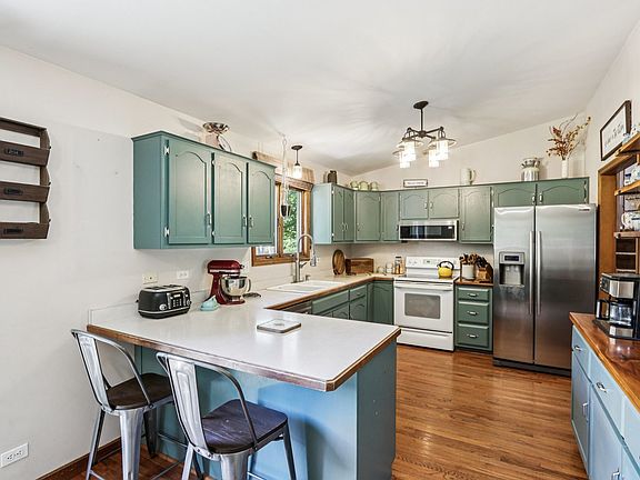 4th image of 1217 Lakewood Dr