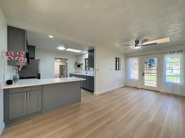 527 Dearborn Ave N, Keizer, OR 97303