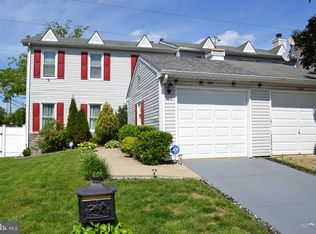 1046 Hazelwood Dr, Philadelphia, PA 19150