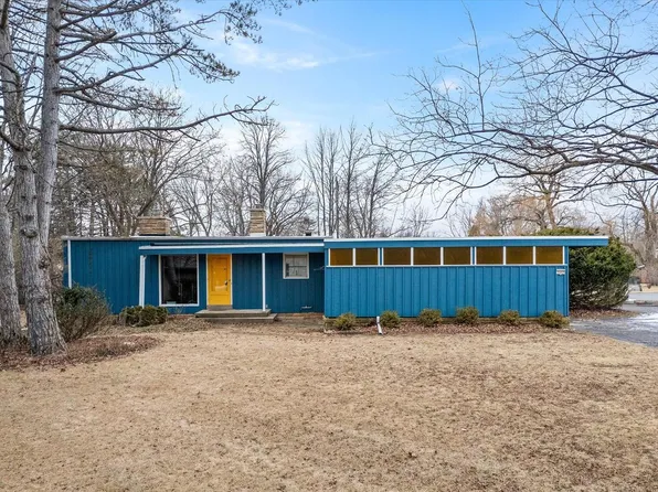 9449 North Regent COURT, Bayside, WI 53217