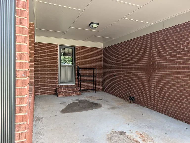 103 Abingdon Cir — Photo 32