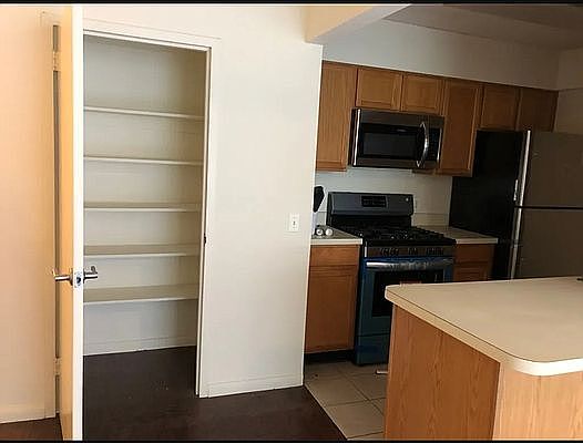 2nd image of 210 E 118th St #530