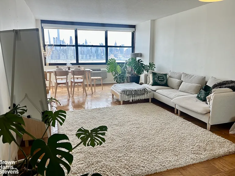 7002 Kennedy Blvd E #26F — Photo 1