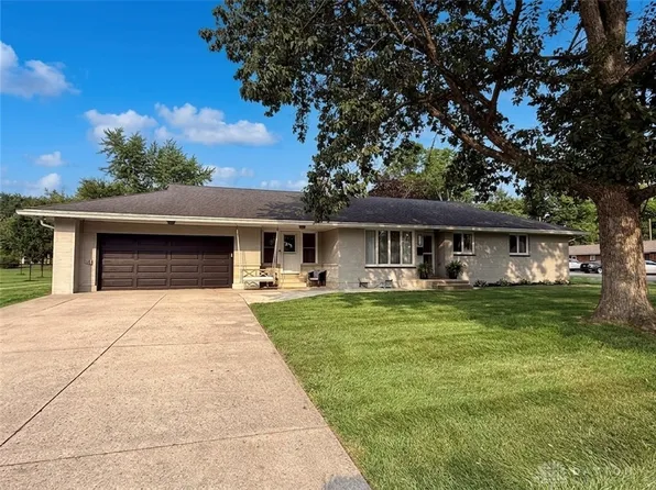 585 S Main St, West Milton, OH 45383