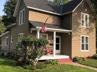 923 Whitewater Ave, Fort Atkinson, WI 53538