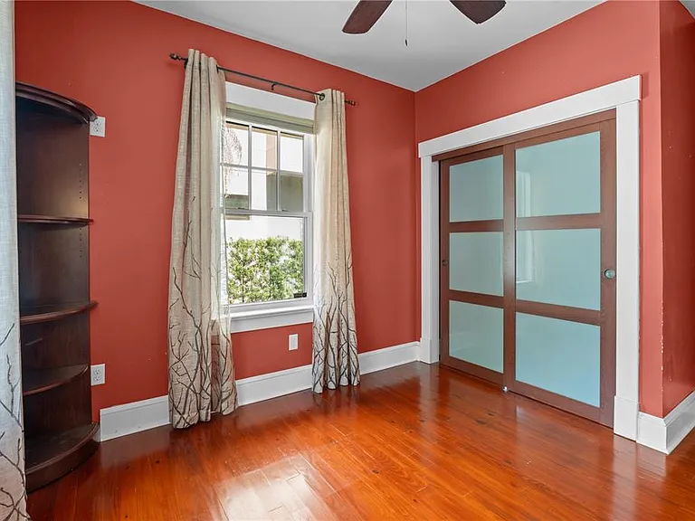 613 E Pine St — Photo 15