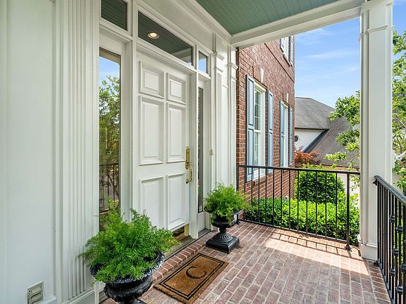 4th image of 205 Belclaire Pl