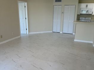 185 Santa Clara Dr APT 3, Naples, FL 34104