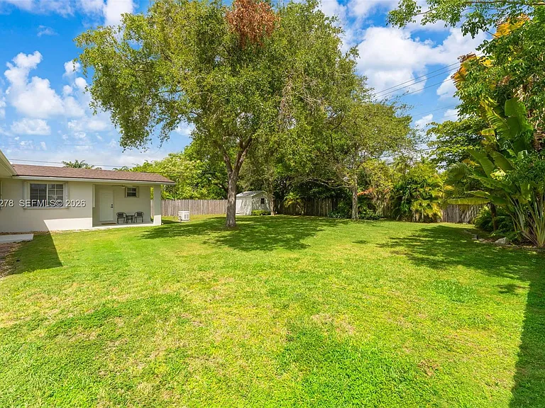 9121 Ridgeland Dr — Photo 32