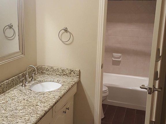 3rd image of 916 Vinecrest Ln