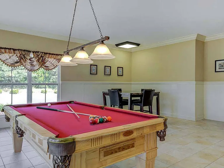 Ethan Pointe Apartments — Photo 17