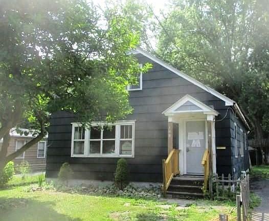 2nd image of 121 Elton Ave