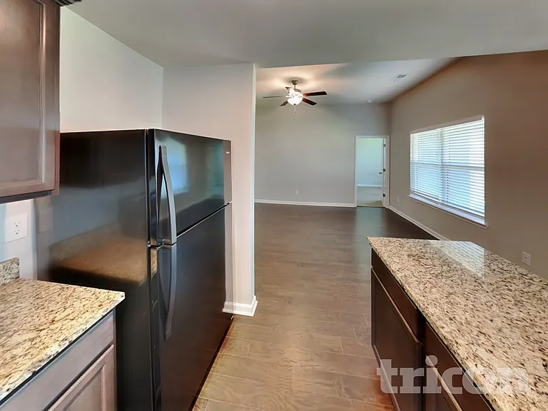 2823 Buzz St — Photo 6