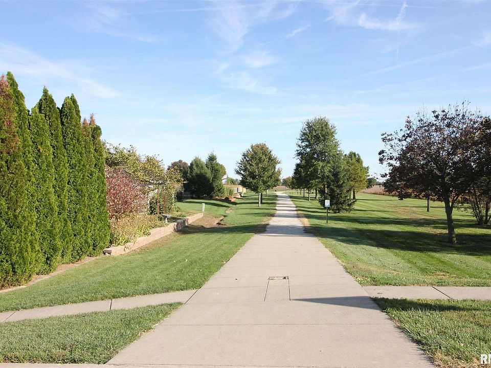 1st image of 417 Burr Oak Dr