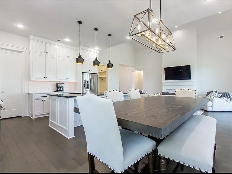 2301 N Marks Mill Ln — Photo 5