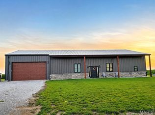 743 N 1100th St, Shobonier, IL 62885