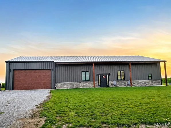 743 N 1100th St, Shobonier, IL 62885