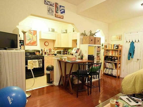 3rd image of 475 Bergen St APT 4F