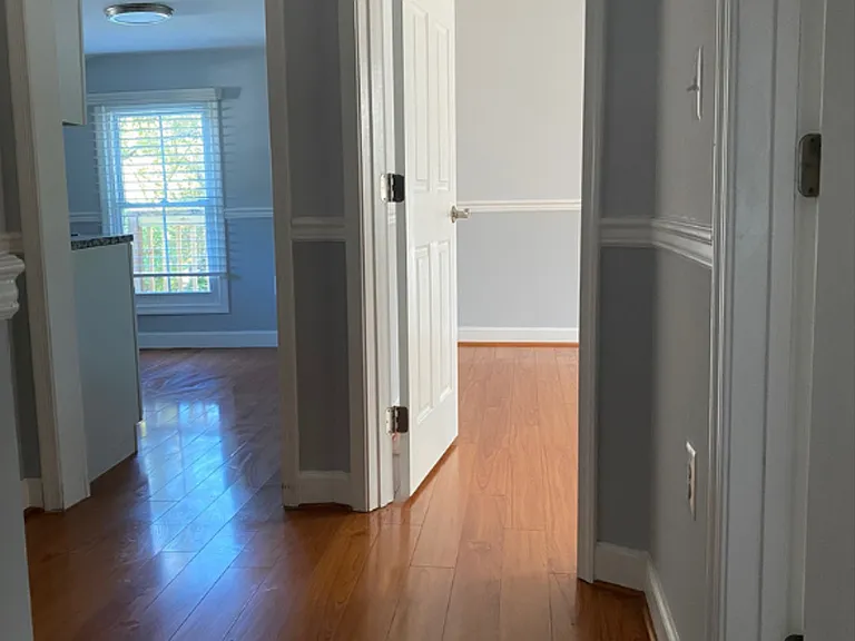 438 Main St #NEW ROOM 600 AVAILA — Photo 10