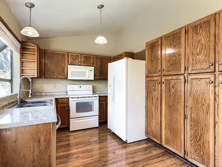 18911 E Loyola Cir — Photo 9