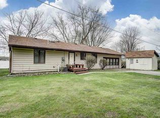 1040 E 670 S, Wolcottville, IN 46795