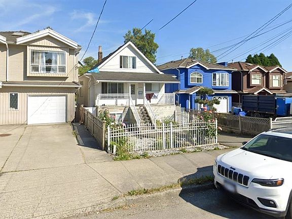 2nd image of 4904 Rupert St