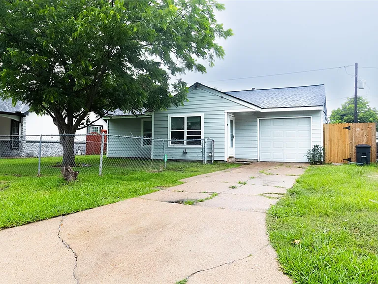 809 Norell St — Photo 1