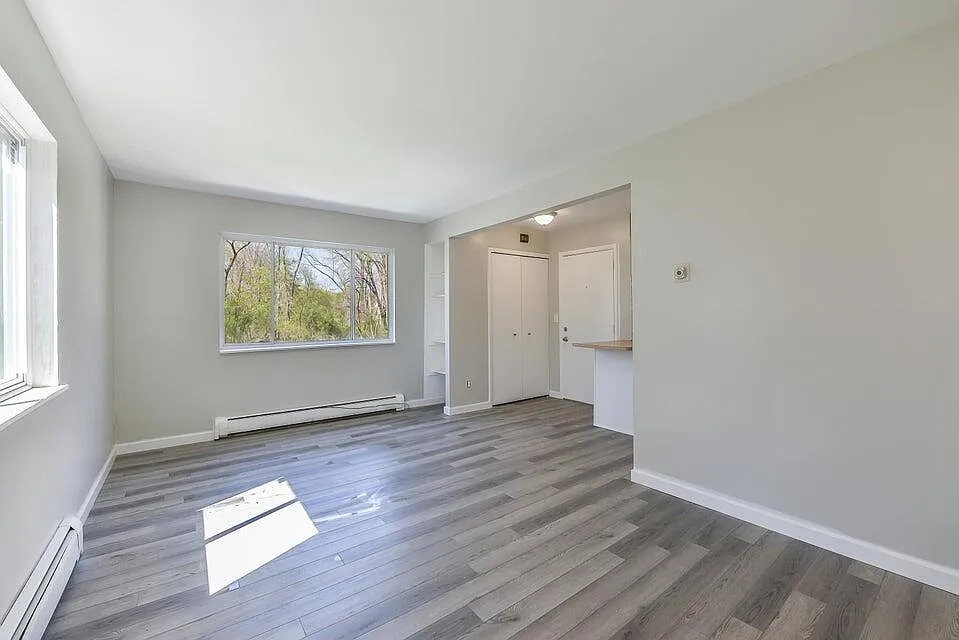 2 bed, 1.0 bath, 800 sqft, $1,390 — Photo 3