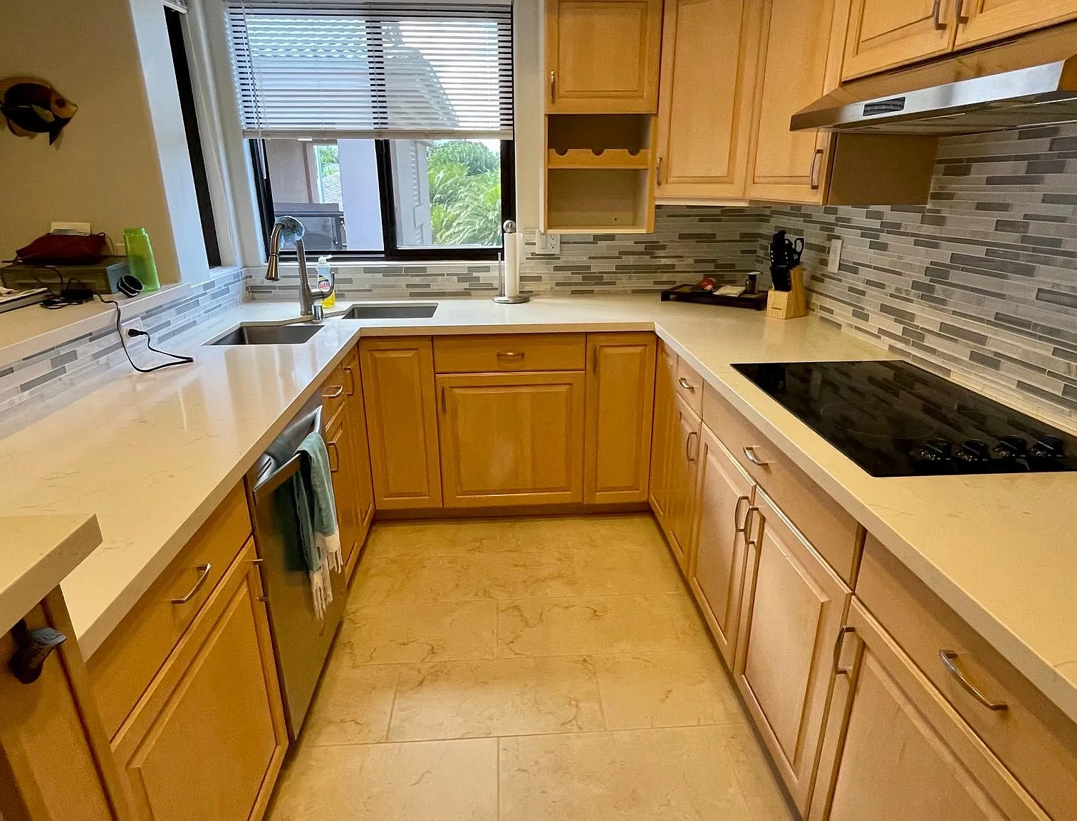 2 bed, 2.5 bath, 1277 sqft, $3,300 — Photo 4