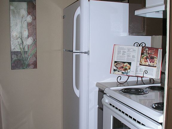 3rd image of 219 Andrews APT 9