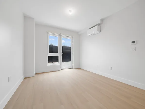 77-63 Vleigh Place image 2 of 14