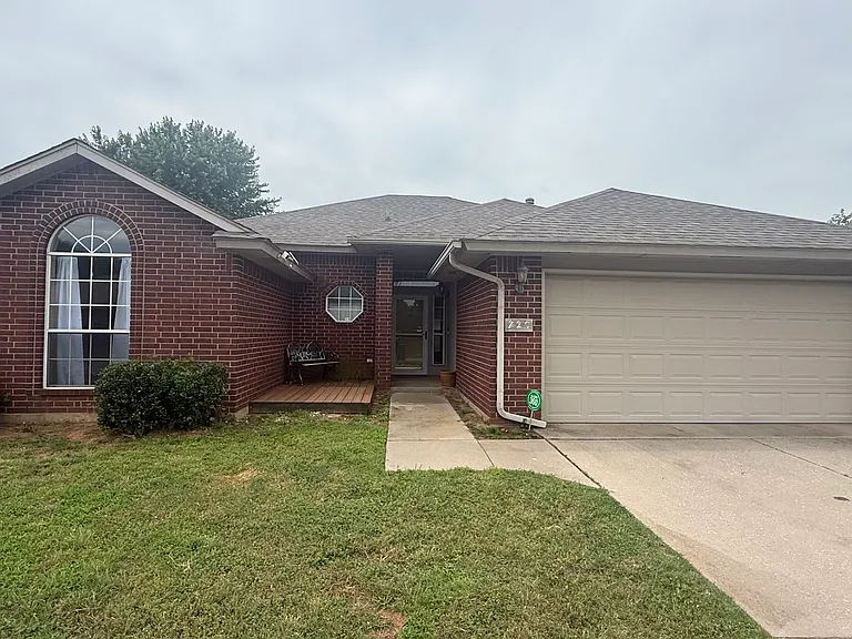 720 Night Hawk Dr — Photo 2