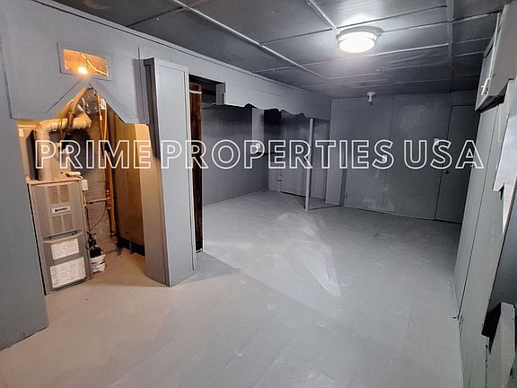 4th image of 319 Wilbur St