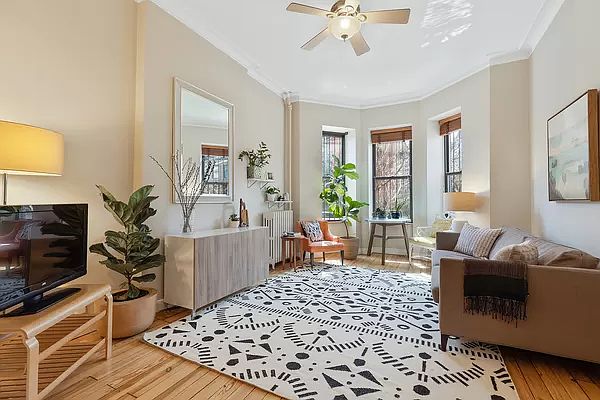 1st image of 379 1st St APT 1