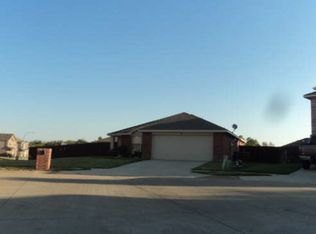 541 Crystal Springs Dr, Fort Worth, TX 76108