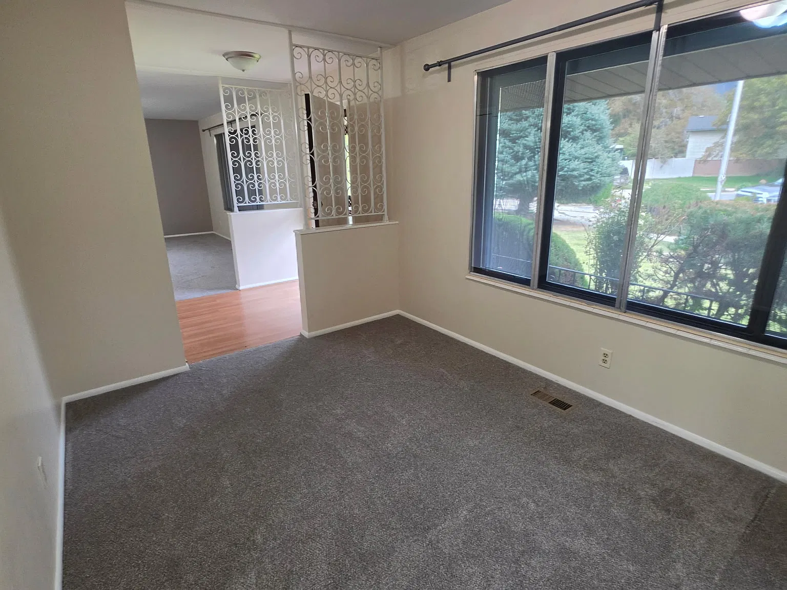 3 bed, 1929 sqft, $2,495 — Photo 3