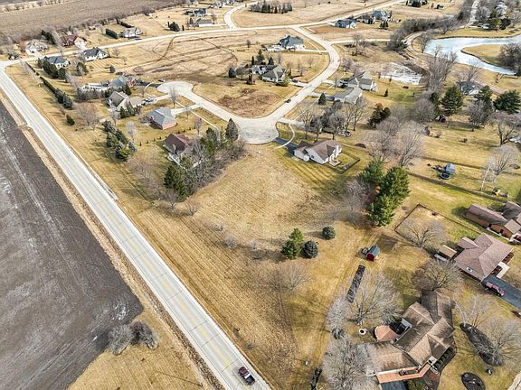 4th image of 895 Tall Grass Ct