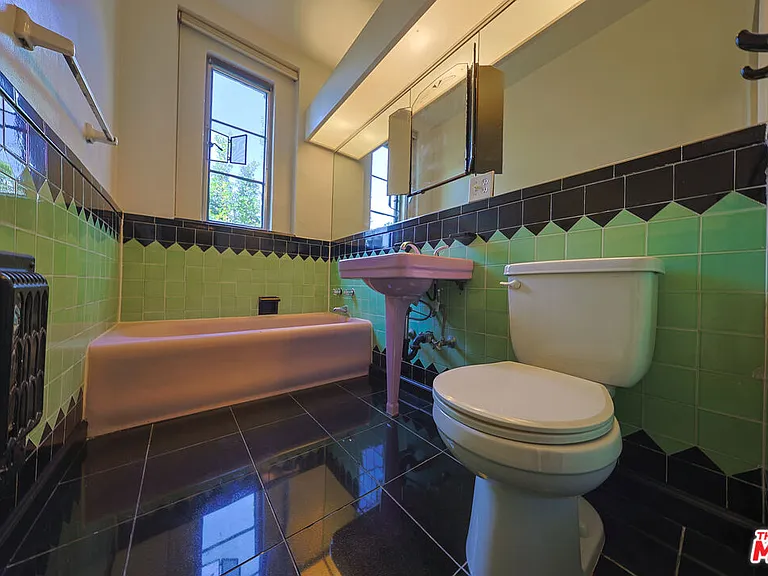 1314 N Hayworth Ave #303 — Photo 13
