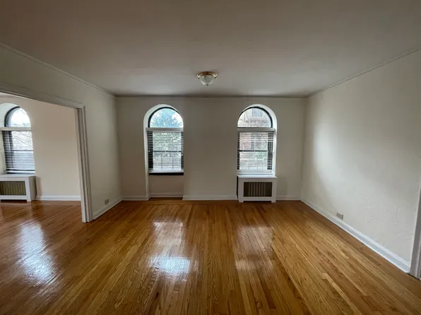 2728 Henry Hudson Parkway image 5 of 12