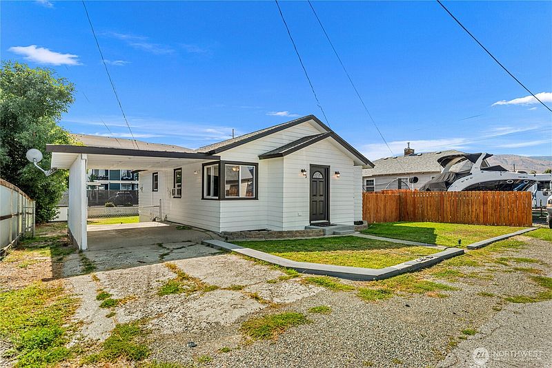 2nd image of 3 Island View Street