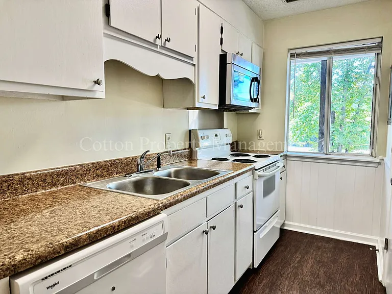 107 Lullwater Dr #201 — Photo 6