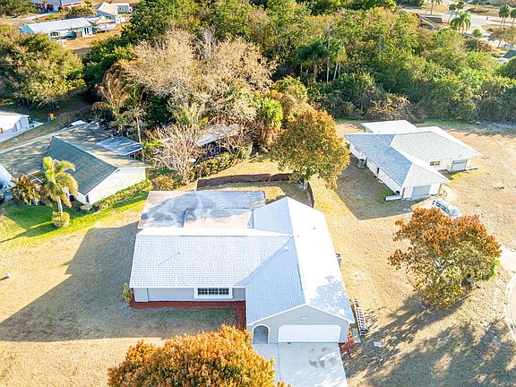 4th image of 1522 SE Hearne Court