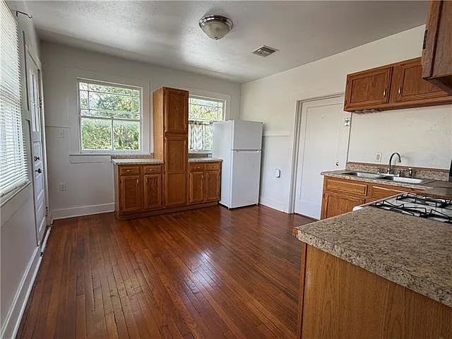 714 Louque Pl — Photo 12