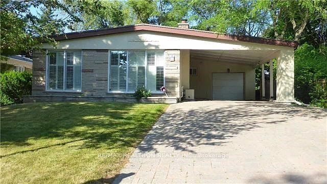 1st image of 38 Bayberry Cres